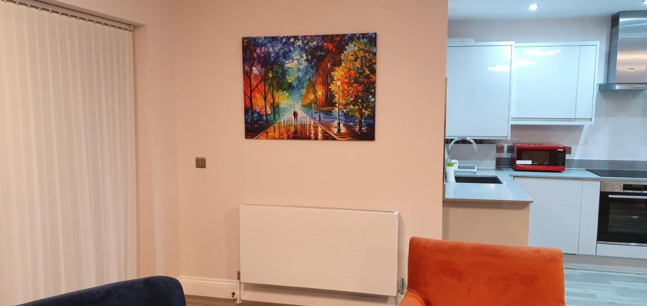 Garland Modern Spacious Apartment, Brentwood 1 Buitenkant foto