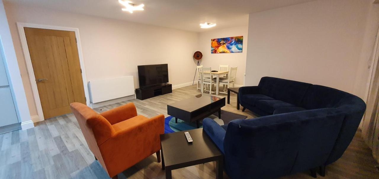 Garland Modern Spacious Apartment, Brentwood 1 Buitenkant foto